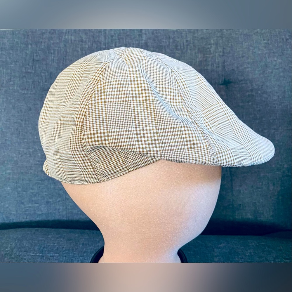 Vince Camuto Plaid Flat Cap in Cream and Brown